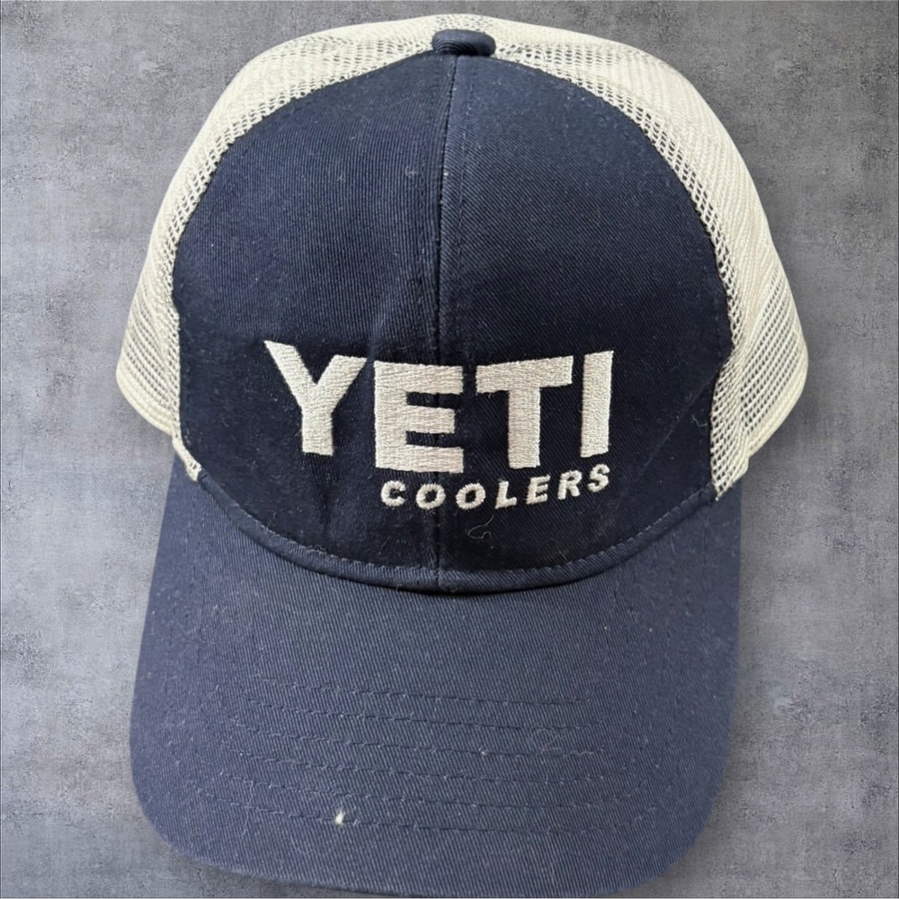 YETI Coolers Trucker Hat Navy Blue White Mesh Snapback Logo Outdoors Embroidered